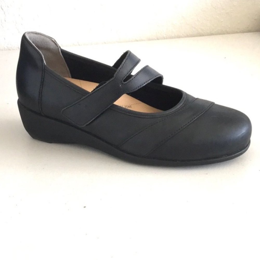 Ziera Xray Leather Mary Jane Comfort Shoes - Picture 2 of 10